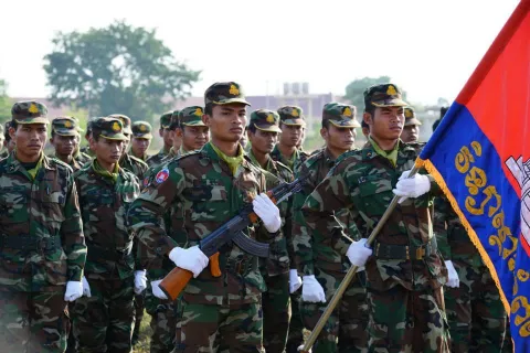 קמבודיה: 20 חיילים נהרגו בפיצוץ תחמושת בבסיס צבאי