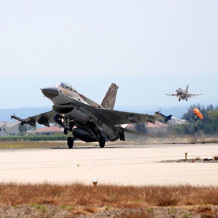 "הממשל האמריקני מונע מכירת מטוסי F-16 ישראליים לקרואטיה. הנושא נדון בפגישת נתניהו-פומפיו בשבוע שעבר"