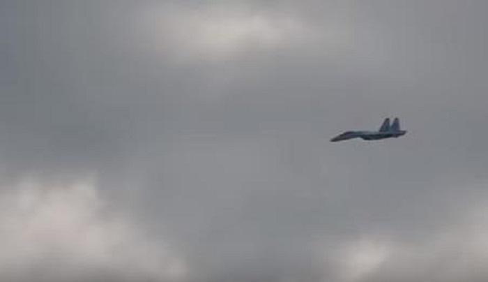 צפו: מטוס ה-SU-35s במפגן יכולות
