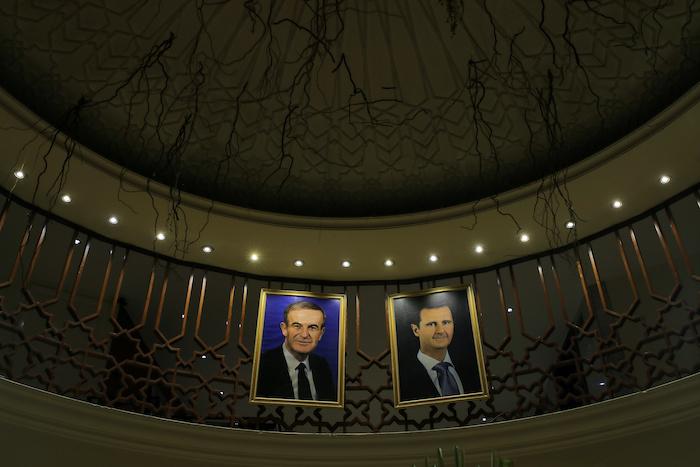 ספר חושף: תככים ומזימות בארמון הנשיאות הסורי
