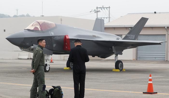 קוריאה הדרומית מוסיפה 20 מטוסי נגד איומי הגרעין והטילים של הצפון 