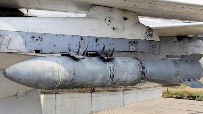 המפציצים הרוסיים משתמשים בסוריה בפצצות חודרות בטון