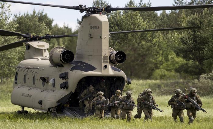 צרפת שוקלת לרכוש מסוקי CH-47 אמריקניים עבור הכוחות המיוחדים