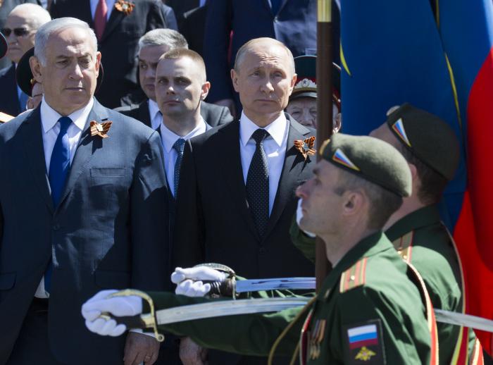 Netanyahu Meets Putin in Moscow, Attends Victory Day Parade