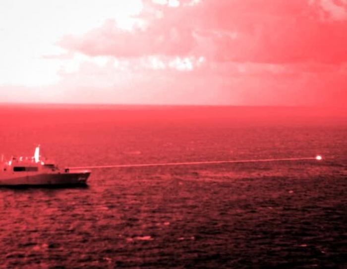 ניסוי של מערכת נשק לייזר מוצק ימי נערך במפרץ עדן 