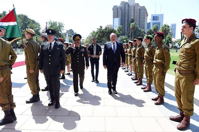 שר הביטחון של אזרבייג&#039;ן ביקר בישראל
