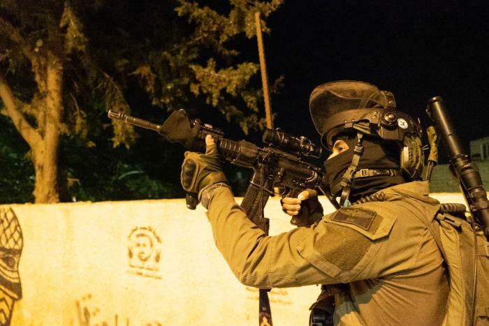 תחקיר &#039;ניו יורק טיימס&#039;: חייל ישראל הוא שכנראה ירה והרג את העיתונאית שירין אבו עאקלה
