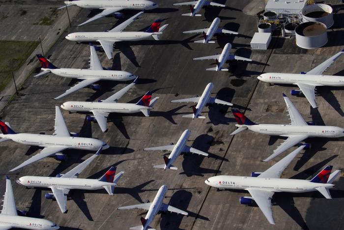 Almost Two Thirds of World&#039;s Passenger Jets Now Grounded