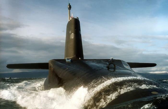 דיווח: מהנדסים בצוללת בריטית נושאת טילים גרעיניים מנעו אסון עקב תקלה במד העומק 