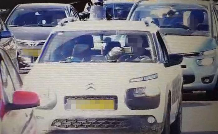 עשרות נהגים נתפסו עם טלפון נייד בנהיגה באמצעות המצלמות הטקטיות של משטרת התנועה 
