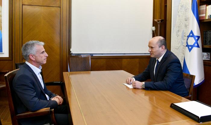 ראש הממשלה נפתלי בנט עם ראש המוסד, דוד ברנע