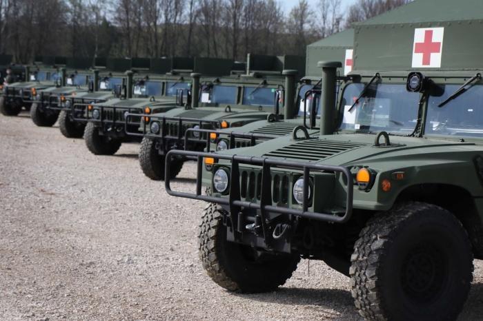 ארה"ב סיפקה עשרות רכבי Humvee לאלבניה