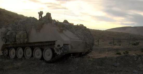 צבא ארה"ב: יחידת הנדסה פעלה בשדה הקרב ונגמ"ש-רובוט מחפה עליה בירי 