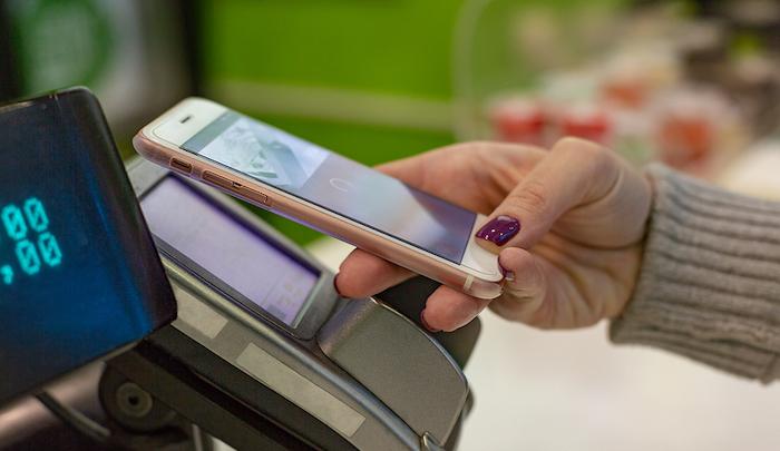 כתב אישום נגד עובד בחנות סלולר שהונה לקוחות על ידי פתיחת ארנקים דיגיטליים