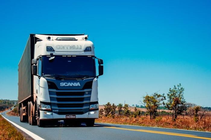 פרשנות | ההחלטה לאפשר לנהג משאית לעבוד 14 שעות ביום - סכנה בכבישים