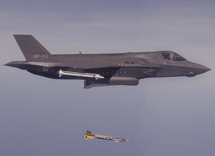 מטוסי F-35 בארה"ב מתאמנים להתמודד עם איומי הגנ"א חדישים וקטלניים תוצרת רוסיה וסין 