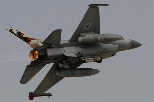 חייל פגע במכוון במטוסי F-16