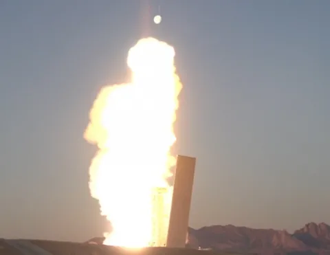 ארה״ב: ניסוי שיגור אנכי ראשון של מיירט PAC-3 MSE ממערכת Mk.41