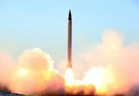 דיווח: כחצי מהטילים האיראנים נפלו כתוצאה מכשלים טכניים בדרכם לישראל